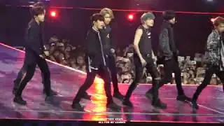 It's Raining  방찬(BangChan) Focus‬