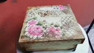 Caja de Madera con Decoupage y Sellos
