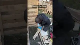 How I Build My Rabbit Hutch With Pallet #pallet #rabbithutch #cage