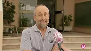 El poble de Sant Joan ret homenatge a don Pep, qui en va ser mestre de l’escola durant més de tres..