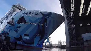 Float out Norwegian Bliss   (Meyer Werft) -  2018 /02/18