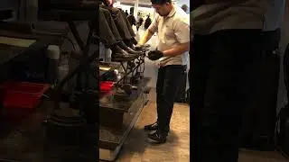 20260106 Shoe Polishing @ Montreal Airport 