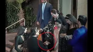 Ranveer Singh Deepika Padukone Sweet Gesture Towards Asha Bhosle !