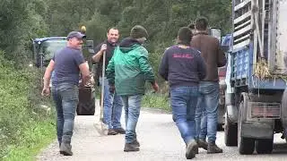 Oschiri. I cittadini si mobilitano per riparare la strada Berchidda - Ponte Diana 25 02 23