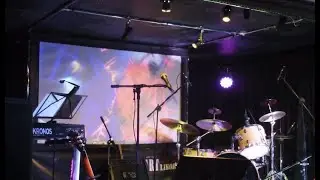 Концерт джаз-группы Artikul21, выступление в клубе. Artikul21 jazz band performing at a club.