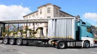 Anklamer begr&uuml;&szlig;en neue Glocken