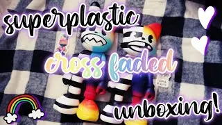 SUPERPLASTIC LIL HELPERS CROSS FADED SET FIGURINE UNBOXING! | dakotasuke