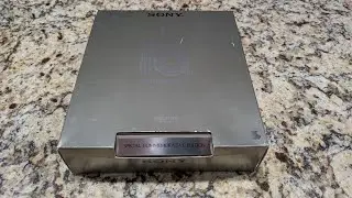 Обзор плеера Sony Walkman WM-701S Castte, выпущенного специально к юбилею компании.
