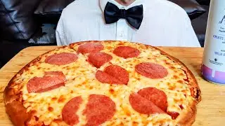 BIG SPICY SALAMI PEPPERONI CHEESE PIZZA MUKBANG EATING SHOW