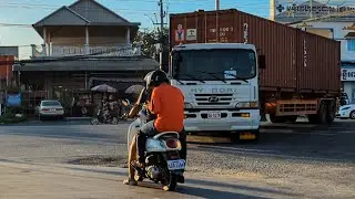 Extremely Dangerous Curved Road – Small Cars & Motorbikes vs Heavy Trucks