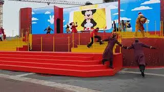 Surprise Mickey spécial noël Décembre 2019