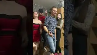 в деревню привезли колу  как же он чувствует
