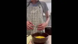 Making Ddukguk 떡국 Korean rice cake soup recipe