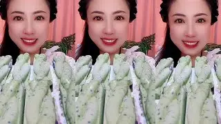 Ajing / ASMR ICE EATING / ASMR MUKBANG ICE EATING SOUNDS FROM THE FROZEN WATER