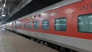 22691 KSR BENGALURU CITY - HAZRAT NIZAMUDDIN RAJDHANI EXPRESS ARRIVING AT AGRA CANTT ⚡🚉⚡