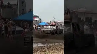 Redneck life at its finest #offroad #offroading #mud #mudding #mudbog