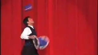 Piano Juggler - Las Vegas Entertainer  -  www.FastWally.com