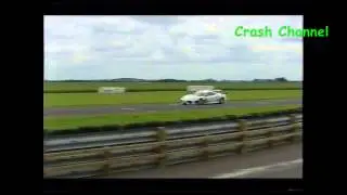 British Gt Tony Littlejohn & Geoff Lister crash Castle Combe 2002