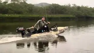 Ca&iacute;que leader 1090 motor 5hp velocidade final 
