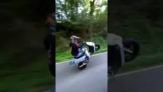 How to wheelie a scooter #yamaha #wheelie #stunt #moto