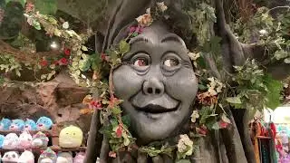 Аниматроник Трейси Три в кафе Rainforest