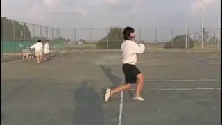 ソフトテニスの軸足