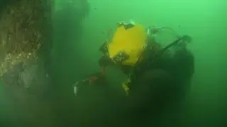 UCT 2 Conducts Underwater Pile Removal at Sasebo, Japan