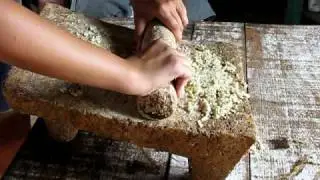 OSEA tuun hooch' ixim -- she grinds corn