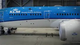 MAINBLADES - Drone performing an automated damage inspection on aircraft