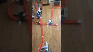 Cool Short - Hot Wheels Track in HD!