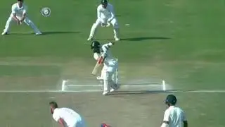 How Does Virat Kohli Grip the Bat?