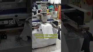 Аппарат для вышивки, тут он прямо перед витриной вышивает ваш заказ по фото!