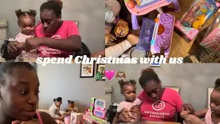 Spend Christmas With Us🎄🩷: Making a gingerbread barn, opening gifts