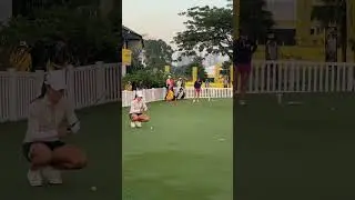 Kelly Tan putting practice