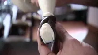 STUFFED Artisan Cannoli on Unique Sweets!