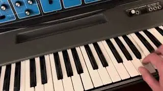 Very early Moog Sonic Six (1972) little solo test.