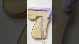 Number Cookie🍩 Royal icing Recipe link in bio #cookiedecorating #seven #number #satisfying #diy