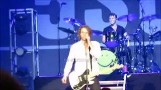 5SOS en Chile (subtitulado) // Mijito rico + tweet Calum