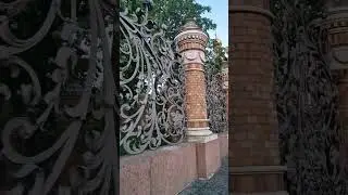 Кованная решетка Михайловского сада у Спаса-на-Крови в стиле модерн