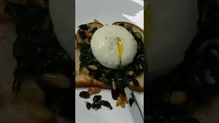 Whole Wheat, Spinach, Toasted Pine nuts and Poached Eggs Open Faced Sandwich #shorts #healthy #food