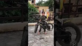 Aha🍅Tamatar Bade Majedar👌#aviaphariya#ytshorts#shortsfeed#viralshort#trending#shorts#song#desi#cycle
