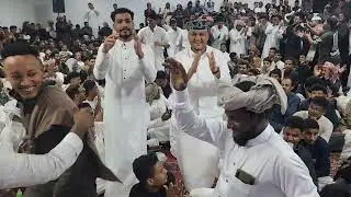 الفنان عمر الهدار نالت علي يدها مالم تنله يدي ايقاع هندي من شعبنة ال شبام بالرياض ليلة امس🦜💚🌴