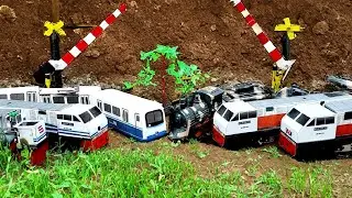 Drama Kereta Api Tabrakan Lalu Anjlok! Menemukan, Cc201 Vintage, Perumka, Gerbong,  Thomas, Railking