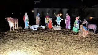 Nativity with Linus' Christmas Speech