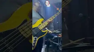 No effects, no electronic gadgets. Just direct, all RAW vid, pure bass mix & record 🔴 