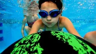 Underwater Game of Watermelon Ball