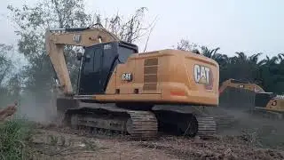 สดทั้งคู่ CAT323 GC เจอ CAT320 GCเปิดไฟทำงาน งานลอกคลอง เสี่ยโอ๊ท โพทะเล จัดให้ excavator EP.8101