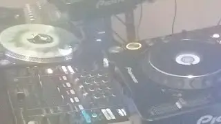 Live Scratching Practice with Liquid Drum and Bass