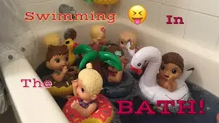 BABY ALIVE: The babies swim in the bath!
