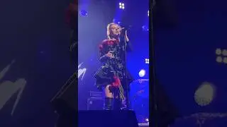 У тебя кольцо на безымянном, видел? МакSим #макsим #певицамаксим